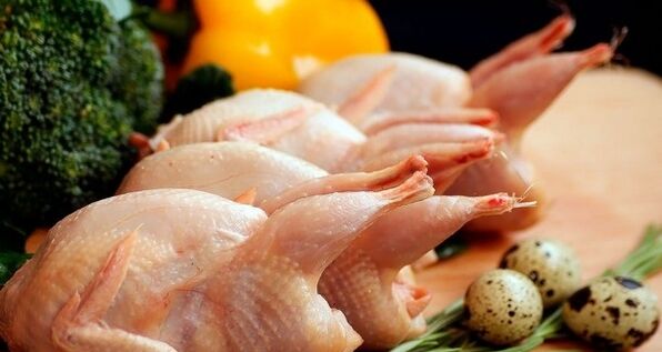 Œufs de poule et de caille pour la puissance